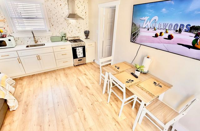 Boardwalk Breeze | Suite 3 - photo 3