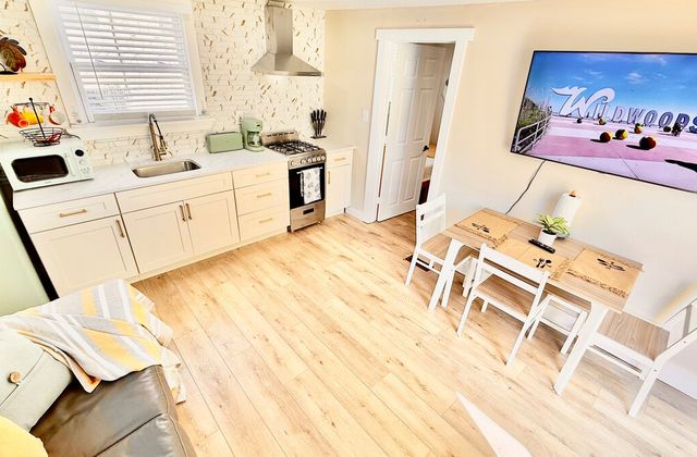 Boardwalk Breeze | Suite 3 - photo 6