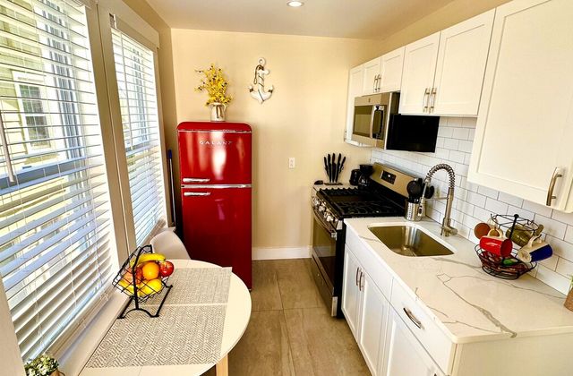Magnolia Boardwalk Residences | Sand Suite 4 - photo 3