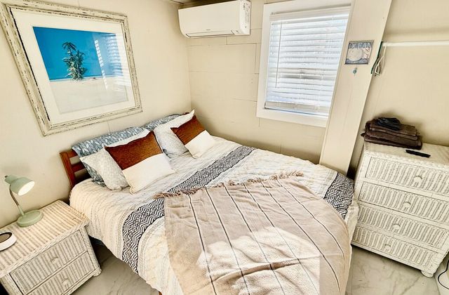 Oceanside Bungalow | Suite 1 - photo 8