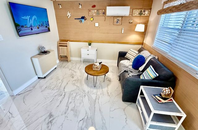 Oceanside Bungalow | Suite 1 - photo 4