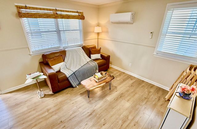 Oceanside Cove | Suite 4 - photo 5