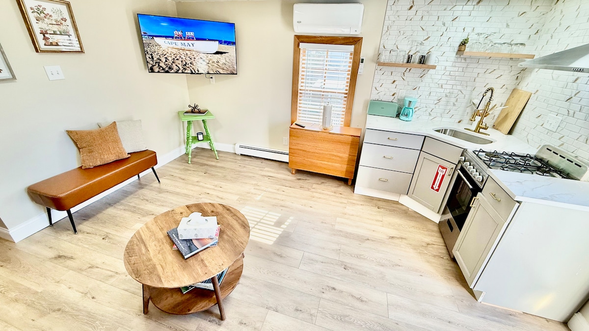 Red Fox Suites – The Arctic Fox Suite - photo 1
