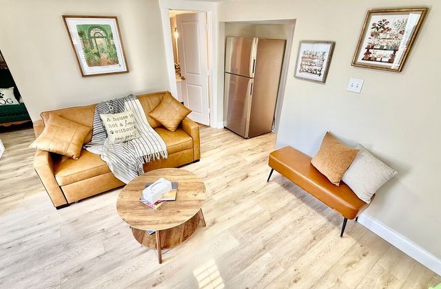 Red Fox Suites – The Arctic Fox Suite - photo 10
