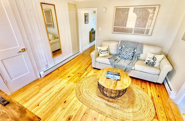 Red Fox Suites – The Gray Fox Suite - photo 2