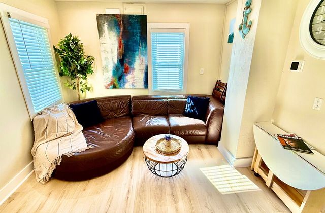 Taylor Shore House | Suite 2 - photo 5