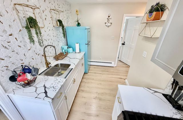 The Poplar House | Seabreeze Suite - photo 2