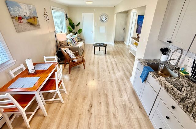 The Poplar House | Surfside Suite - photo 5