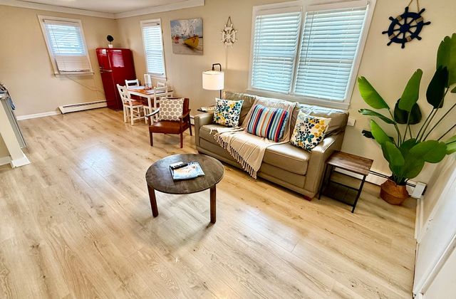 The Poplar House | Surfside Suite - photo 9
