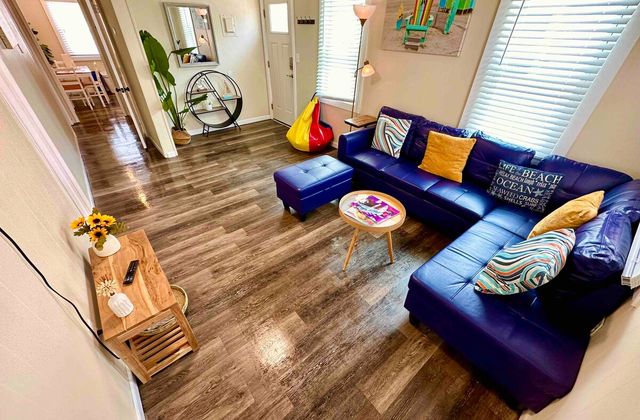 The Shoreline Apartments | Breeze Apt 2 - photo 8