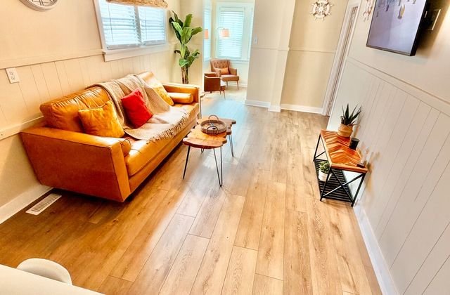 The Shoreline Apartments | Ocean Suite 1 - photo 7