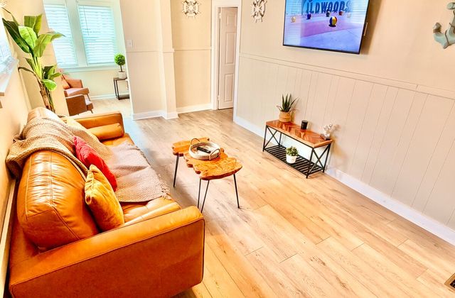 The Shoreline Apartments | Ocean Suite 1 - photo 8