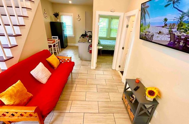 The Shoreline Apartments | Sunrise Apt 3 - photo 6