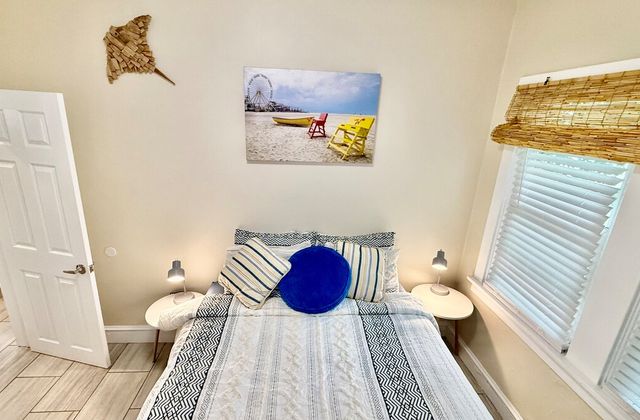 The Shoreline Apartments | Sunrise Apt 3 - photo 4