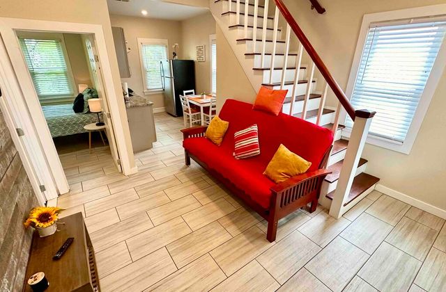 The Shoreline Apartments | Sunset Apt 4 - photo 3