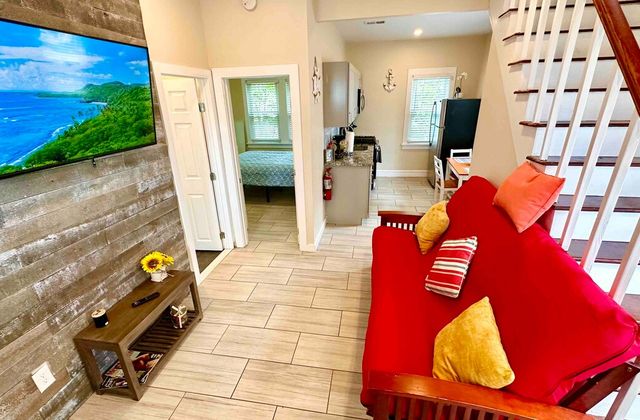 The Shoreline Apartments | Sunset Apt 4 - photo 6