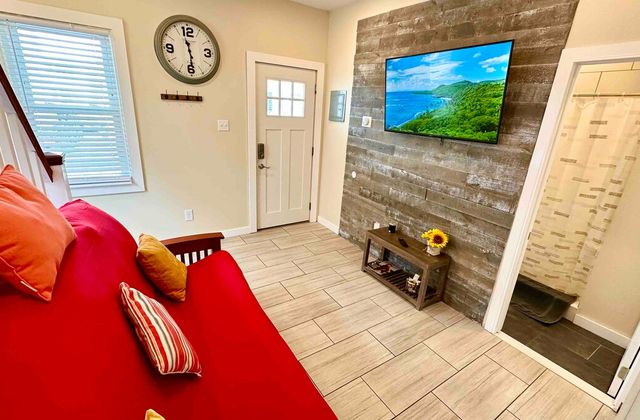 The Shoreline Apartments | Sunset Apt 4 - photo 4
