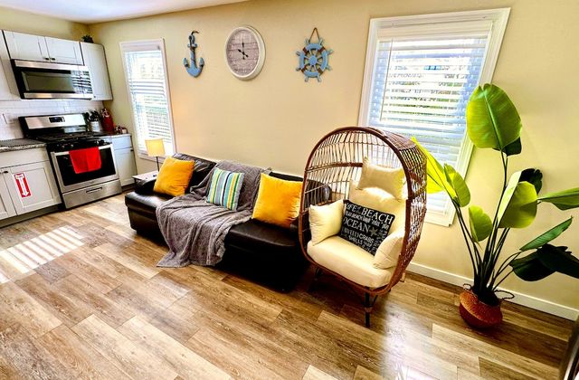 The Taylor House | Suite 1 – Sea Glass