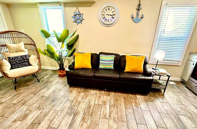 The Taylor House | Suite 2 – Atlantic - photo 5
