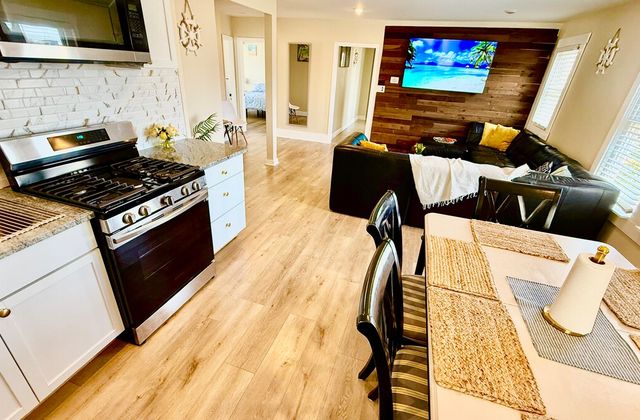 The Taylor House | Suite 3 – Ocean Breeze - photo 4