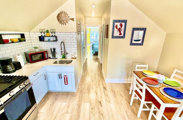 The Taylor House | Suite 4 – Skyview Suite - photo 4