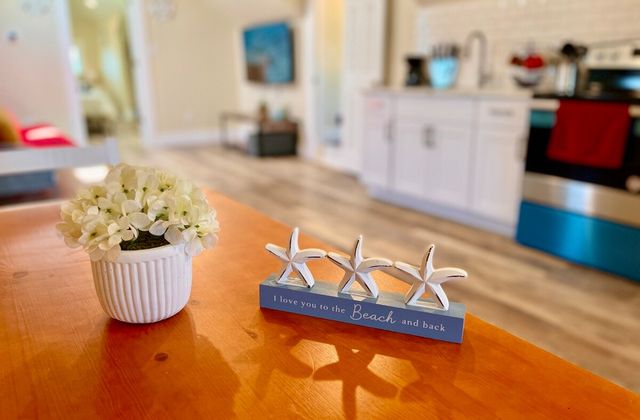 The Taylor Shore House | Sunset Deck - photo 5
